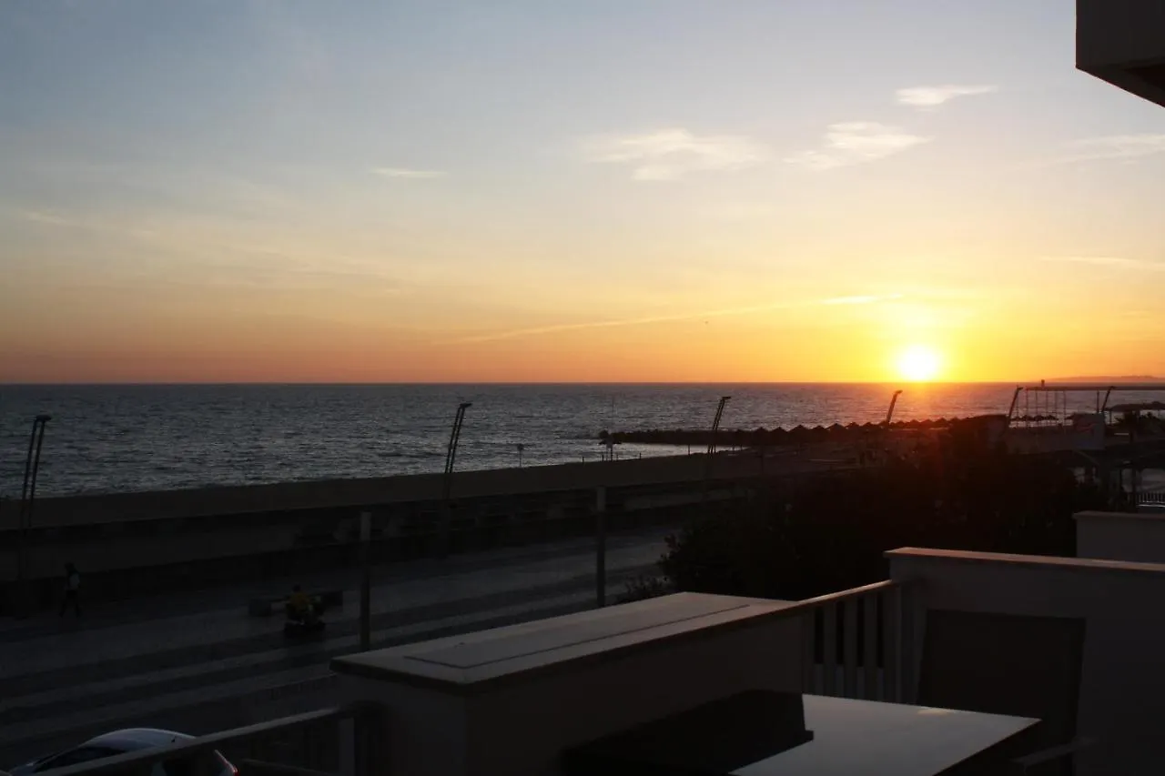 Front Sea Apartment Quarteira